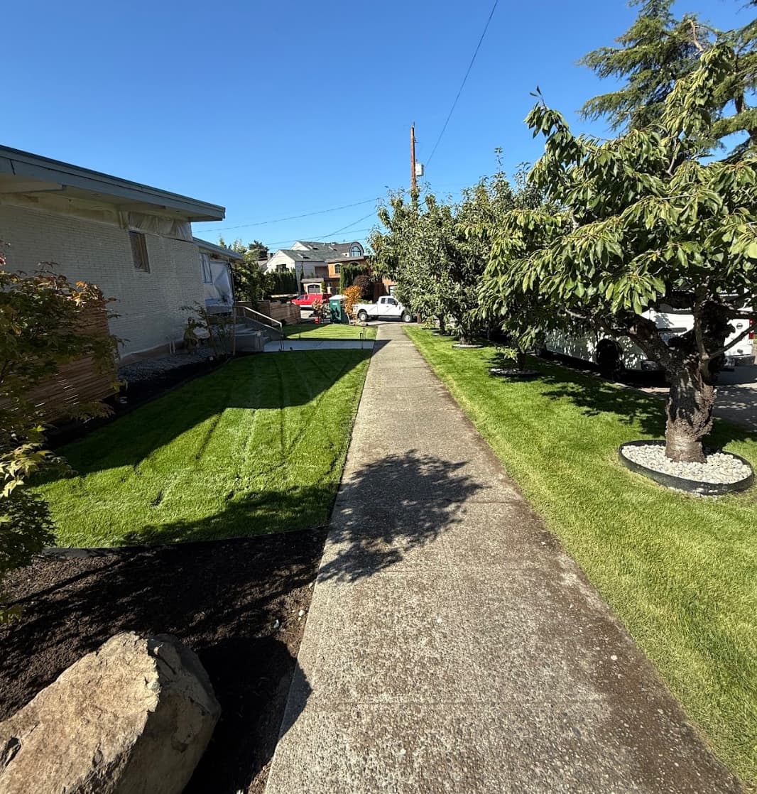 Final exterior landscape finish at Tacoma new construction property